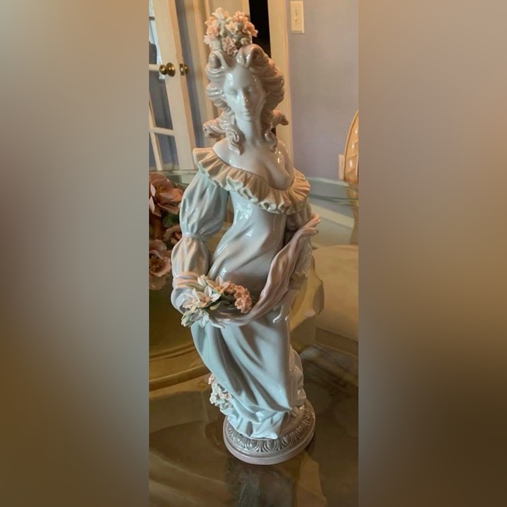 Elegant Porcelain Lady Figurine - White and Pink